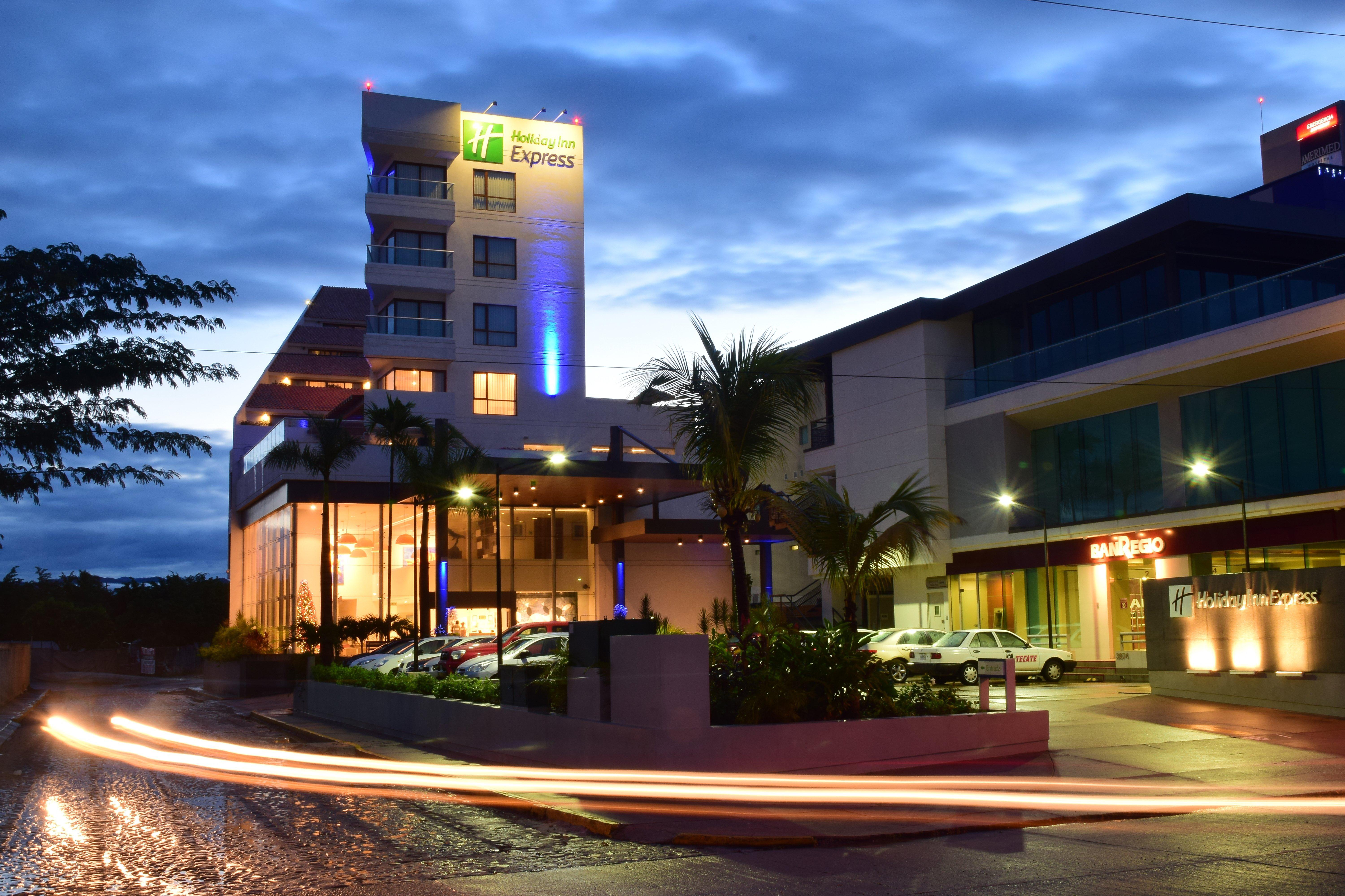Holiday Inn Express Puerto Vallarta, An Ihg Hotel Exterior foto